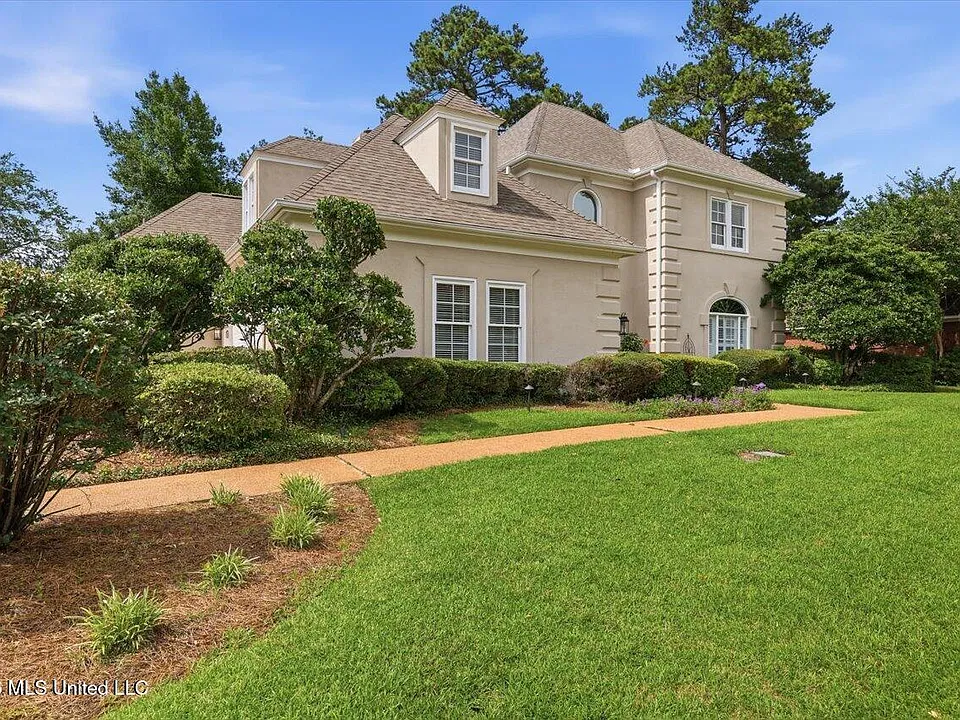 103 Woodlands Green Dr