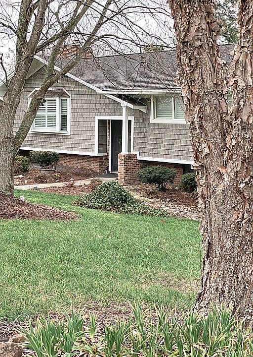 1st image of 124 Dawn Dr