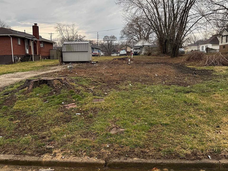 2nd image of 4748 Clay St