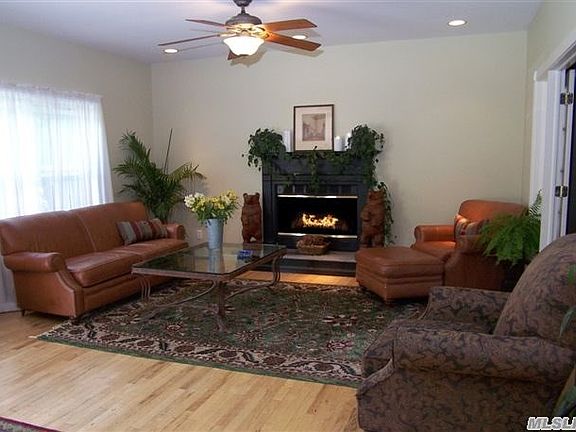 4th image of 23 Old Orchard Way