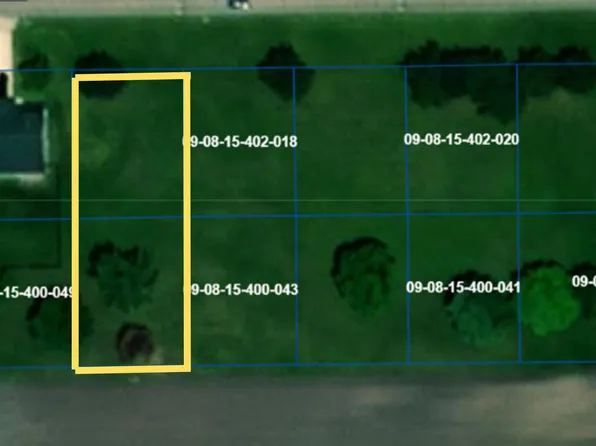 206 E Cypress St, Canton, IL 61520