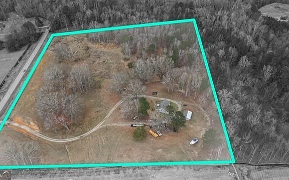 3rd image of 121 Mount Moriah Rd