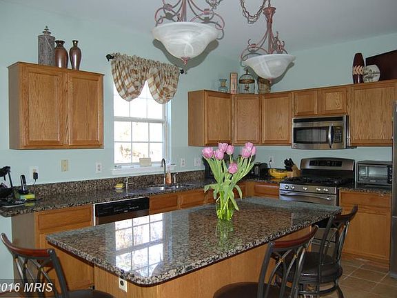 4th image of 32 Blossom Wood Ct