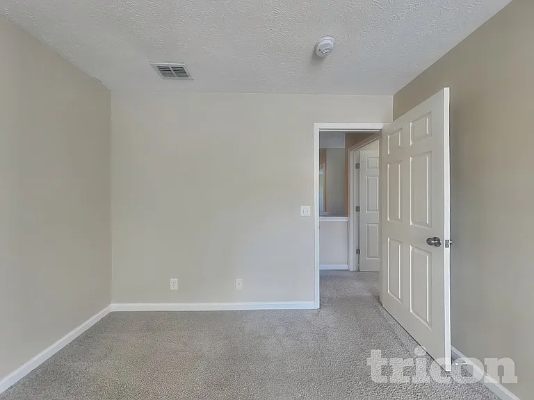 4480 Frost St — Photo 11
