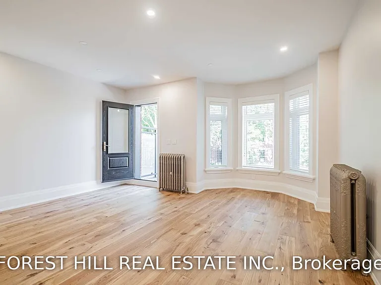 36 Howland Ave — Photo 9