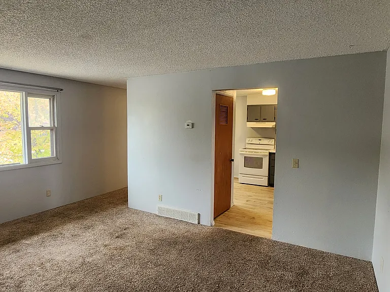 1318 Cole Ave #1 — Photo 4