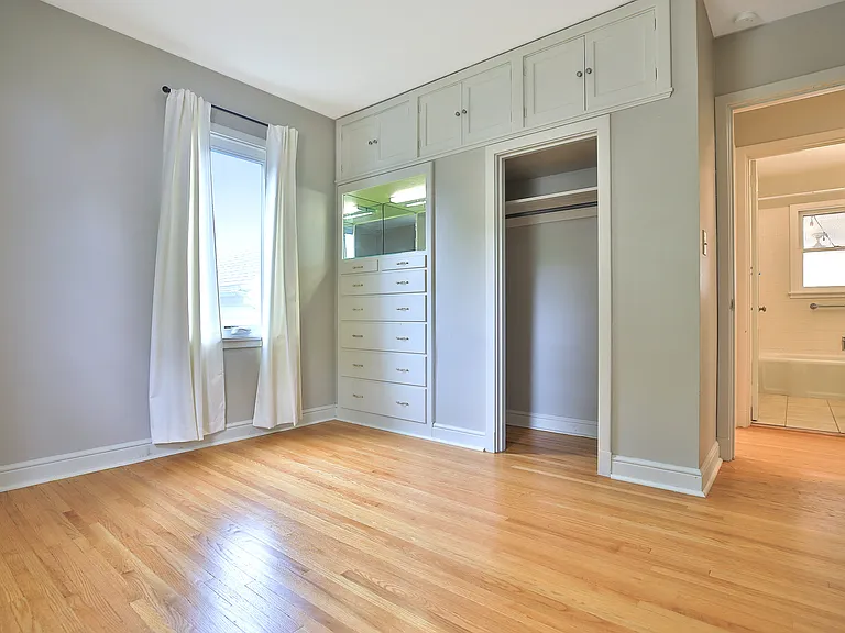 716 6th St SE — Photo 11
