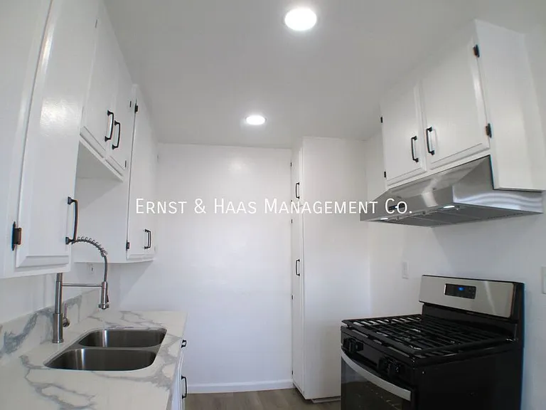 2223 E Spaulding St #7 — Photo 9