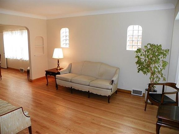 2nd image of 1831 N Nordica Ave