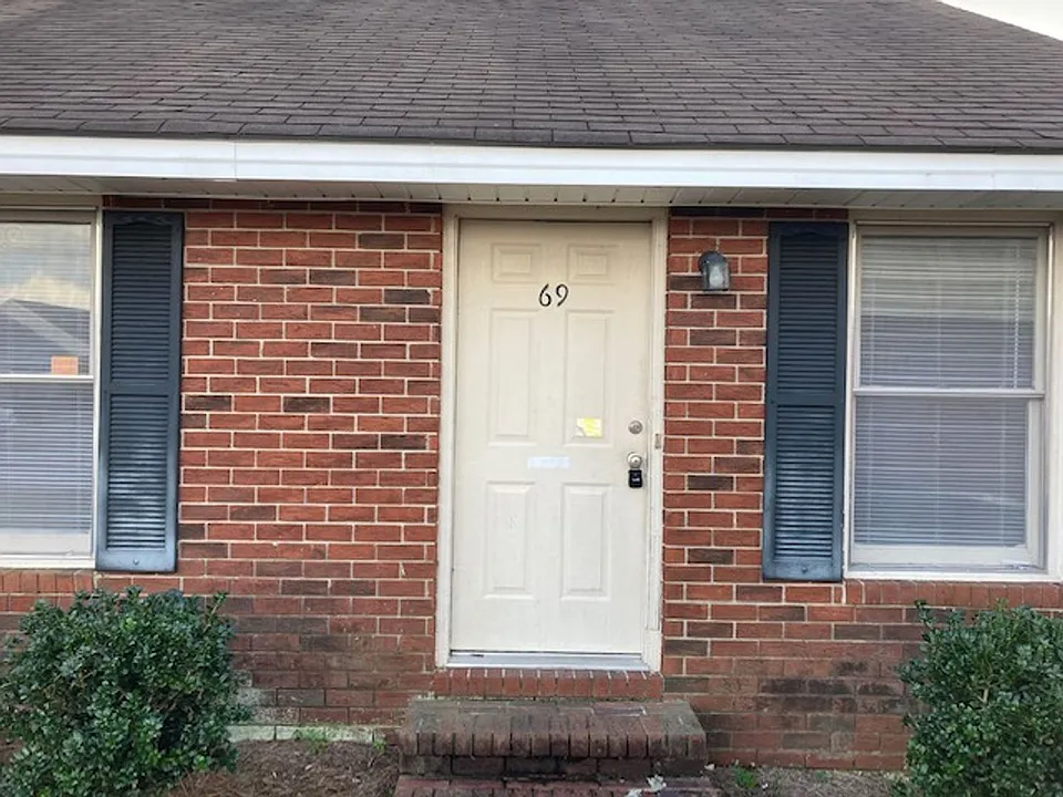 140 Lanier Dr #69
