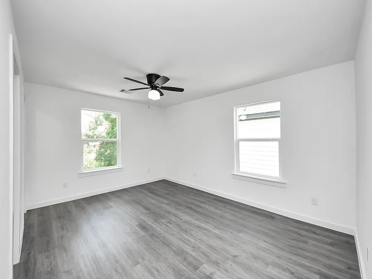 7611 Shotwell #B — Photo 10