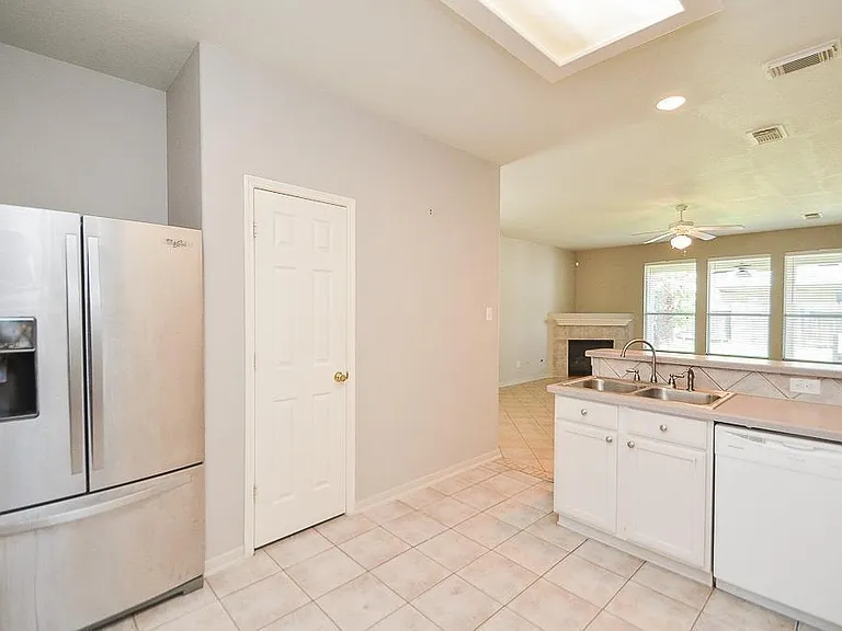 18334 Grove Brook Ln — Photo 7