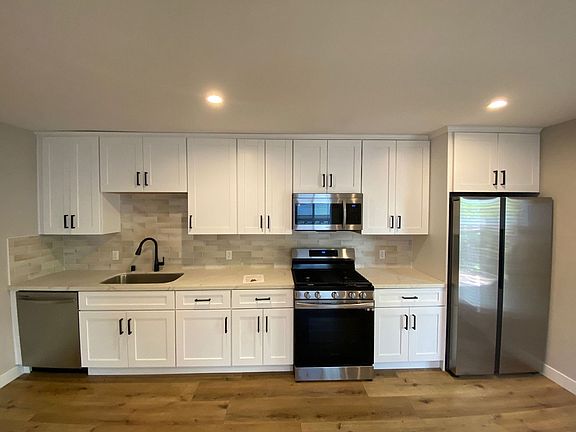 4th image of 4939 63rd St