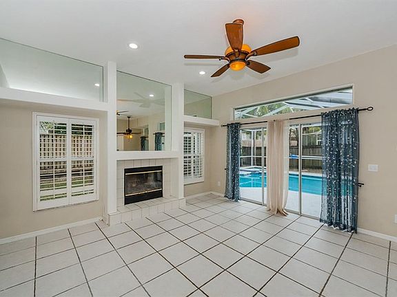 4th image of 3069 Regal Oaks Blvd