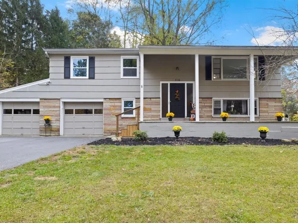 8-10 Brandywine Ln, Fairport, NY 14450