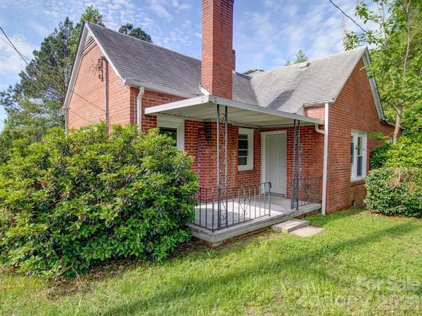 720 S Main St, Troy, NC 27371