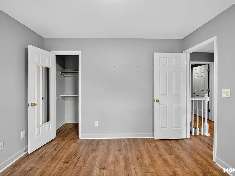 8006 Crenshaw Ln — Photo 21