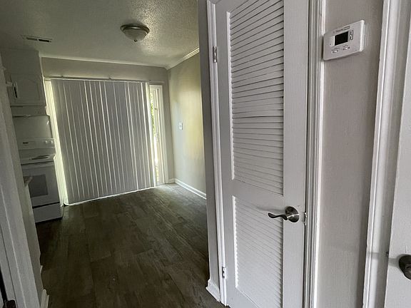 3rd image of 43 Holly Ave #17534032