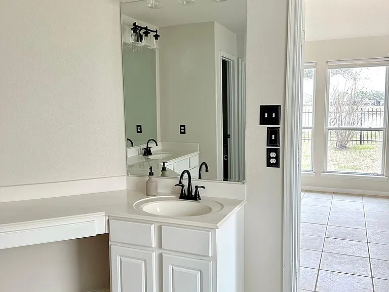 5630 Caraway Lake Dr — Photo 9