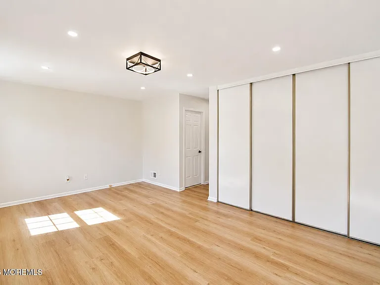99 Oak Ln — Photo 12