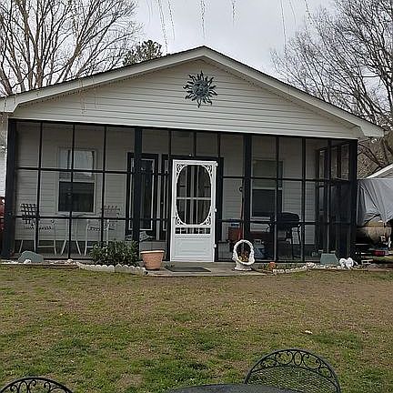 SCREENED PORCH & REAR ENTRY