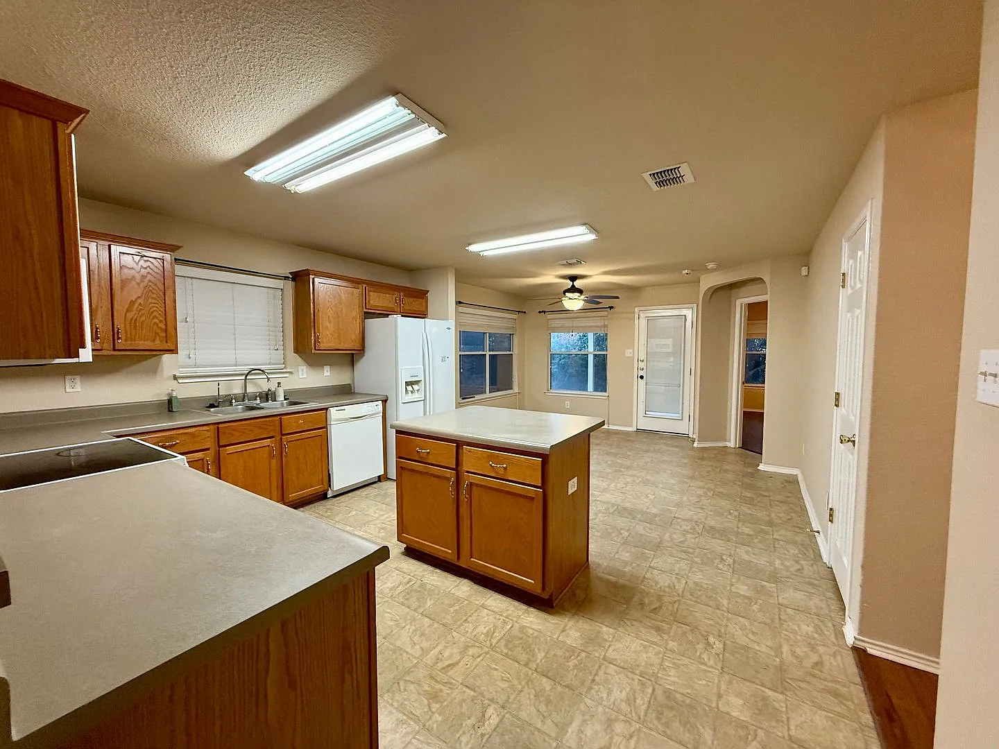 Charming 3-Bedroom Home Minutes from Randolph AFB! — Photo 4