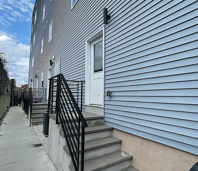 4111 Ludlow St — Photo 25