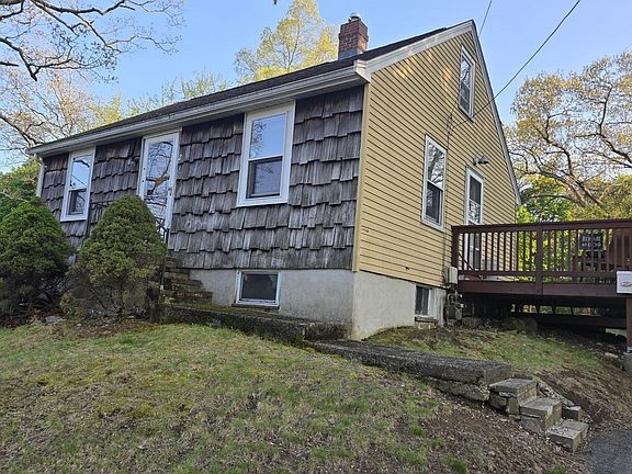5th image of 217 Mill St