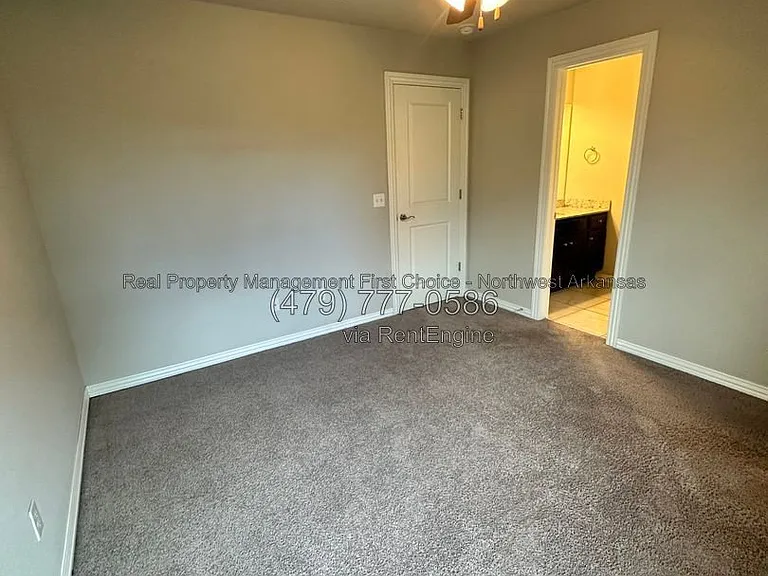 2733 W Kilimanjaro Way — Photo 16