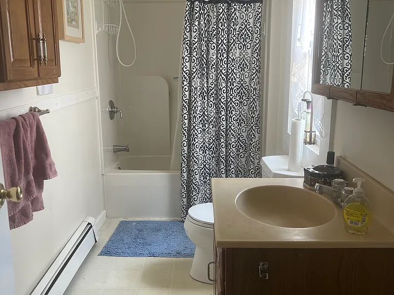downstairs full bathroom