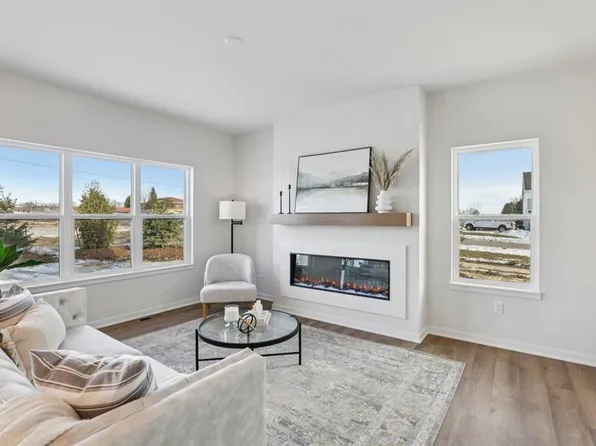 574 Buss Rd, Cottage Grove, WI 53527