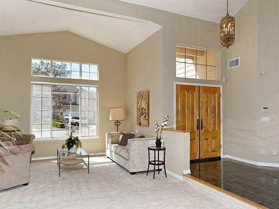 4th image of 920 Pamela Pl