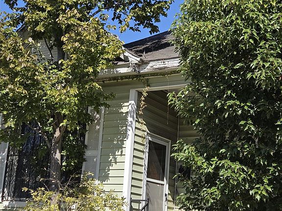 3rd image of 7933 Goode St