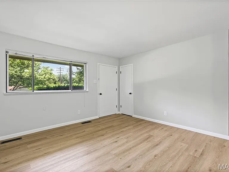 404 Spring Meadows Dr — Photo 7