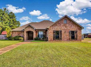 124 Carriage Ln, Florence, MS 39073