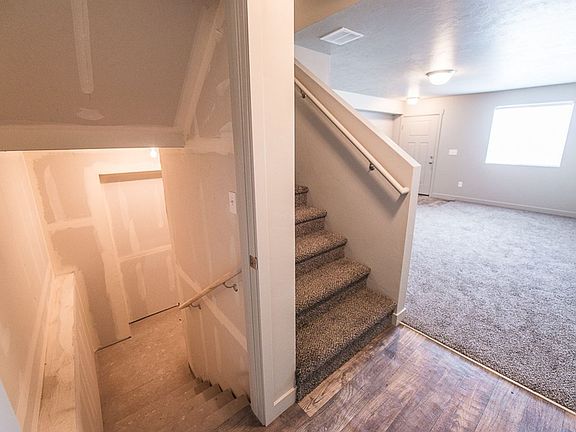 3rd image of 14409 S Ashburn Way