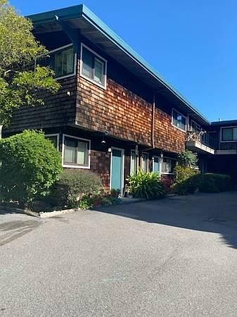 1st image of 927 E Blithedale Ave #11