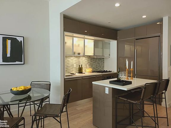 2nd image of 75 Wall St #27AB