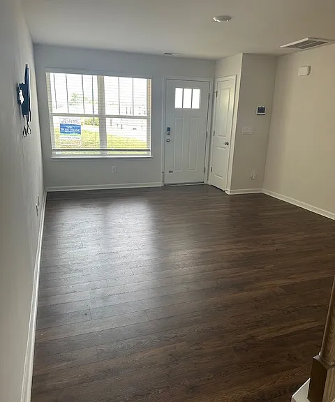 103 Gregory Ct — Photo 5