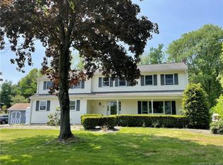 111 County Rd, Simsbury, CT 06070