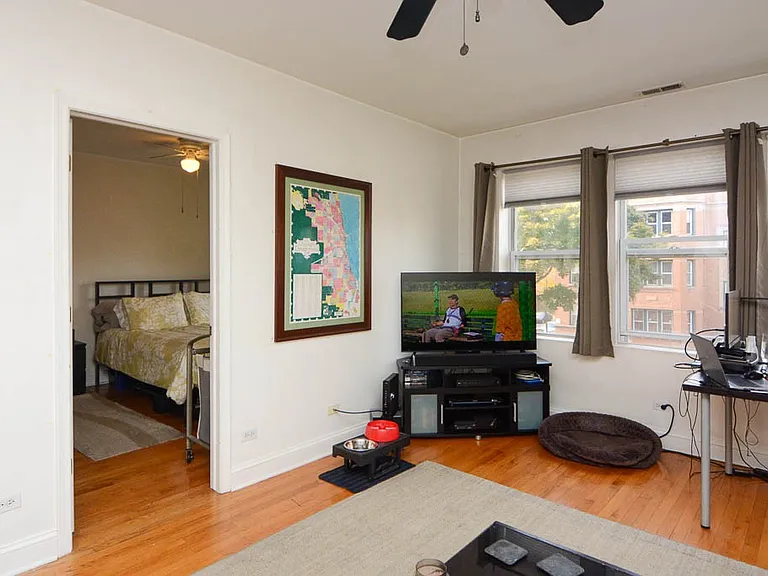 6305 N Claremont Ave #3 — Photo 7