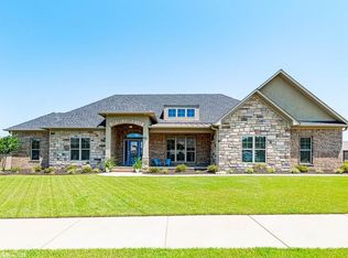 1825 Pecan Creek Dr, Conway, AR 72034