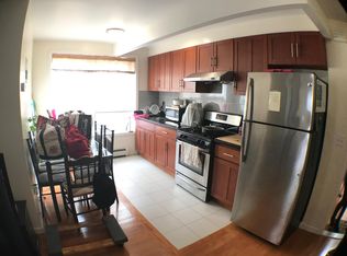 2321 28th St, Astoria, NY 11105