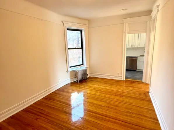 3514 28th Ave APT 40, Astoria, NY 11103