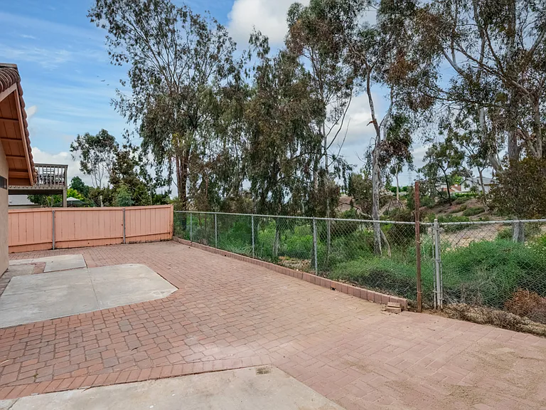 1090 Winding Oak Dr — Photo 30