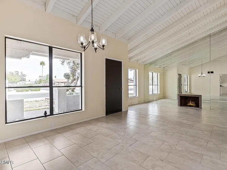 3917 W Juniper Ave — Photo 7