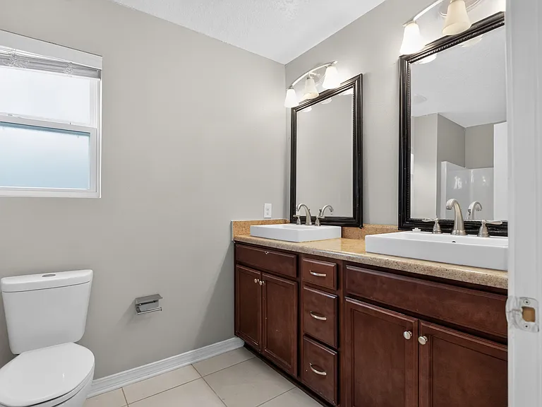 451 Eisenhower Dr — Photo 16