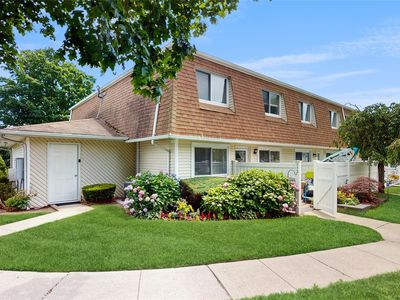 172 Storm Drive, Holtsville, NY, 11742