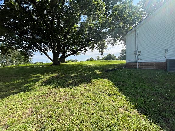 2nd image of 3824 Hickory Nut Rd