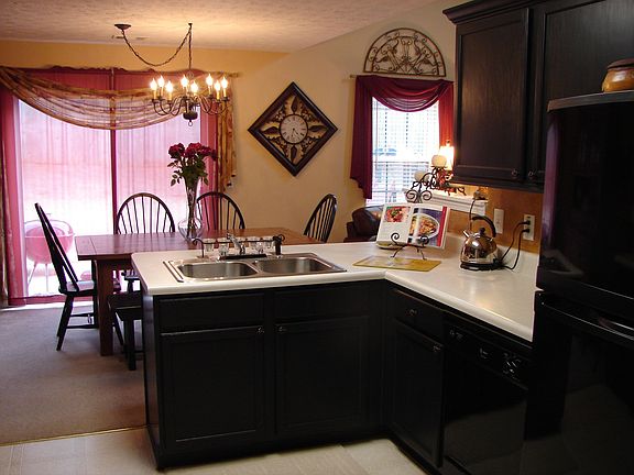 Open Kitchen & Dining Area